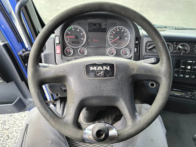 Autocisterna pārvadāšana piena MAN TGA 26.360 INSULATED INOX TANK - 2 COMP - AIRCO - LIFT/STEERING AXLE: foto 10