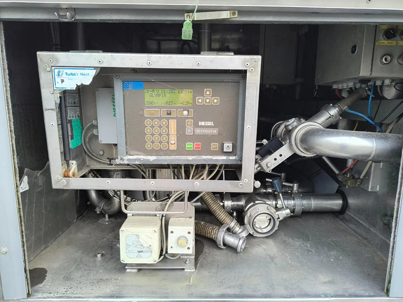 Autocisterna pārvadāšana piena MAN TGA 26.360 INSULATED INOX TANK - 2 COMP - AIRCO - LIFT/STEERING AXLE: foto 18