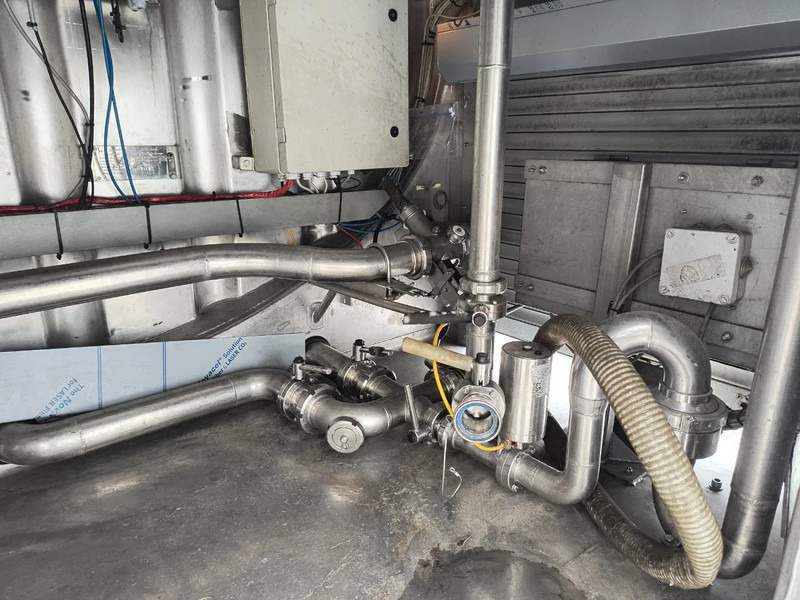 Autocisterna pārvadāšana piena MAN TGA 26.360 INSULATED INOX TANK - 2 COMP - AIRCO - LIFT/STEERING AXLE: foto 15