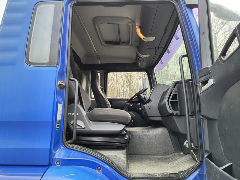 Autocisterna pārvadāšana piena MAN TGA 26.360 INSULATED INOX TANK - 2 COMP - AIRCO - LIFT/STEERING AXLE: foto 13