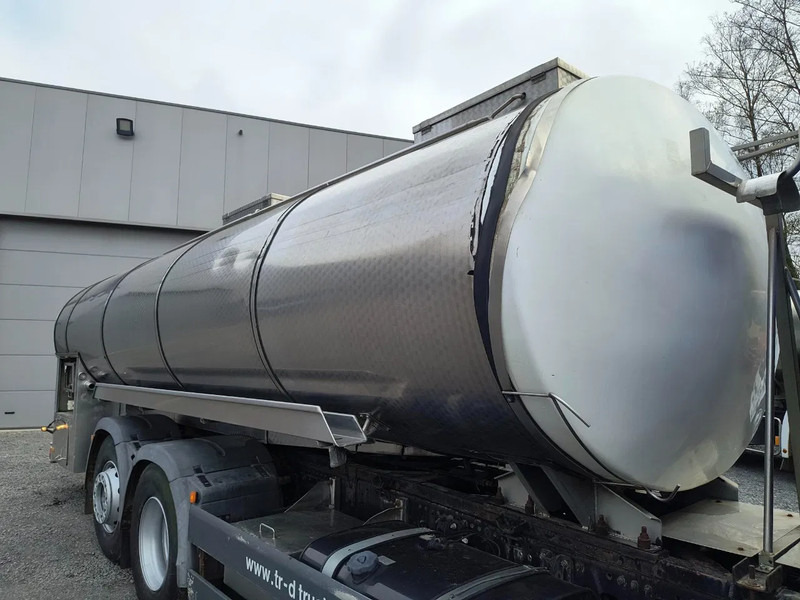 Autocisterna pārvadāšana piena MAN TGA 26.360 INSULATED INOX TANK - 2 COMP - AIRCO - LIFT/STEERING AXLE: foto 9