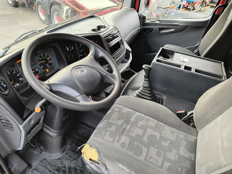 Kravas automašīna ar tentu Mercedes-Benz Axor 1829 + D'HOLLANDIA 2000 KG: foto 9