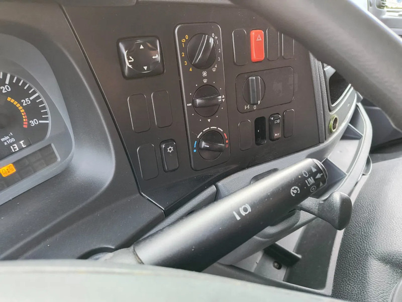Kravas automašīna ar tentu Mercedes-Benz Axor 1829 + D'HOLLANDIA 2000 KG: foto 10