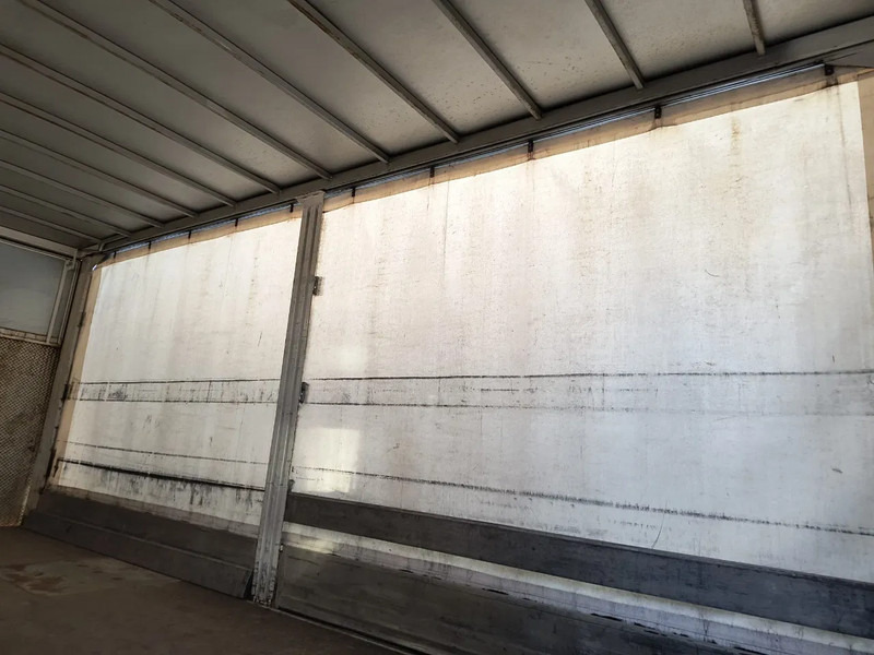 Kravas automašīna ar tentu Mercedes-Benz Axor 1829 + D'HOLLANDIA 2000 KG: foto 16