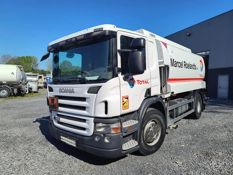 Scania P280 13000L FUEL/CARBURANT TANK - 4 COMP - Autocisterna: foto 1 Scania P280 13000L FUEL/CARBURANT TANK - 4 COMP - Autocisterna: foto 1