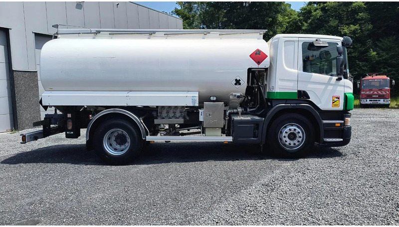 Scania P340 MAGYAR TANK - 14000L -RETARDER-SPRINGSUSPENSION - Autocisterna: foto 4 Scania P340 MAGYAR TANK - 14000L -RETARDER-SPRINGSUSPENSION - Autocisterna: foto 4