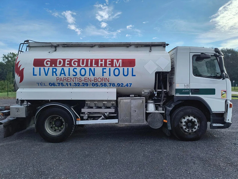 Volvo FM 440 13000L FUEL / CARBURANT - 4 COMP - Autocisterna: foto 4 Volvo FM 440 13000L FUEL / CARBURANT - 4 COMP - Autocisterna: foto 4