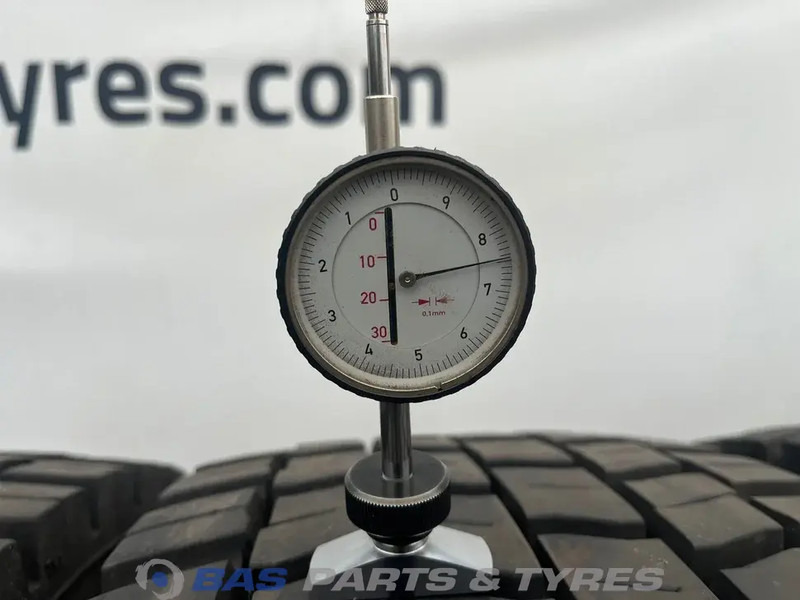 Athos Athos 315/80R22.5 HG2338D 156/150 M+S 3PMSF gebruikte set - Riepa - Kravas automašīna: foto 3 Athos Athos 315/80R22.5 HG2338D 156/150 M+S 3PMSF gebruikte set - Riepa - Kravas automašīna: foto 3