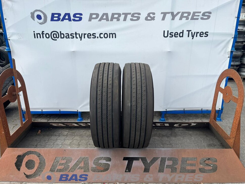 BARUM Barum 315/70R22.5 BF200 R 156/150 M+S 3PMSF gebruikte set - Riepa - Kravas automašīna: foto 1 BARUM Barum 315/70R22.5 BF200 R 156/150 M+S 3PMSF gebruikte set - Riepa - Kravas automašīna: foto 1