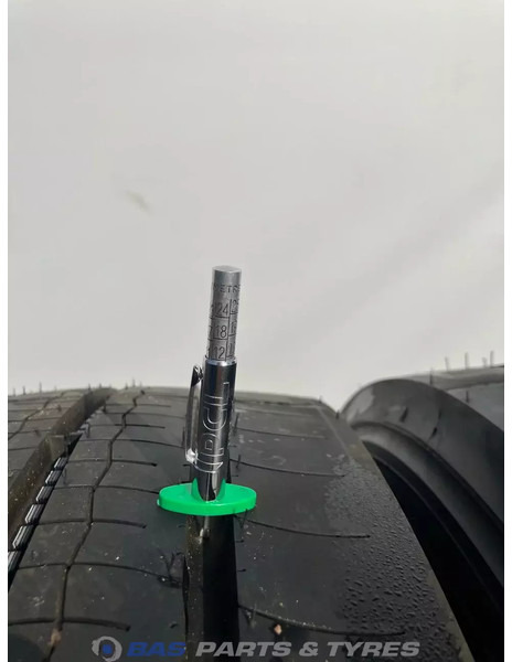 Bridgestone Bridgestone 265/70R17.5 Duravis R-Steer002 138/136 M M+S 3PMSF gebruikte set - Riepa - Kravas automašīna: foto 3 Bridgestone Bridgestone 265/70R17.5 Duravis R-Steer002 138/136 M M+S 3PMSF gebruikte set - Riepa - Kravas automašīna: foto 3