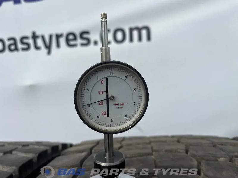 Bridgestone Bridgestone 315/80R22.5 R-DRIVE 001 156/154 M+S 3PMSF gebruikte set - Riepa - Kravas automašīna: foto 3 Bridgestone Bridgestone 315/80R22.5 R-DRIVE 001 156/154 M+S 3PMSF gebruikte set - Riepa - Kravas automašīna: foto 3