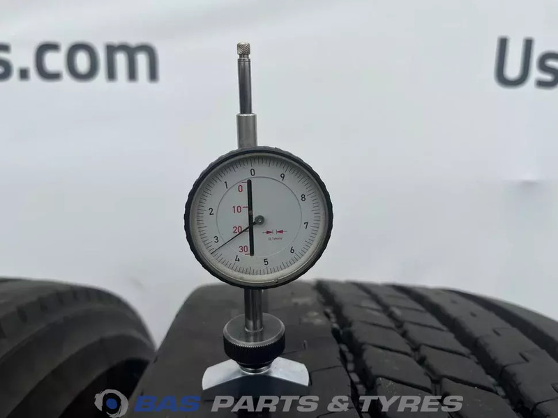 Bridgestone Bridgestone 385/65R22.5 RW-STEER001 164/158 K M+S 3PMSF gebruikte set - Riepa - Kravas automašīna: foto 3 Bridgestone Bridgestone 385/65R22.5 RW-STEER001 164/158 K M+S 3PMSF gebruikte set - Riepa - Kravas automašīna: foto 3