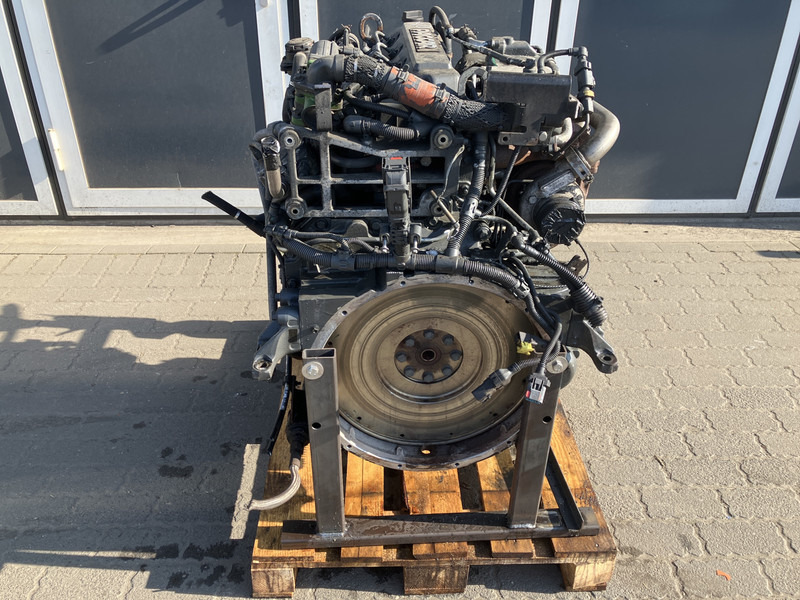 DAF LF Euro 6 - Dzinējs - Kravas automašīna: foto 2 DAF LF Euro 6 - Dzinējs - Kravas automašīna: foto 2