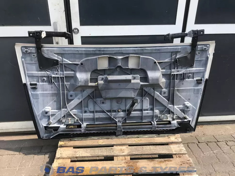 DAF XF106 - Radiatora reste - Kravas automašīna: foto 2 DAF XF106 - Radiatora reste - Kravas automašīna: foto 2