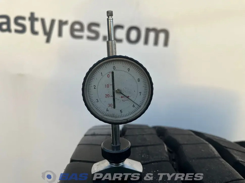 Goodyear Goodyear 13R22.5 OMNITRAC S 156/150 K M+S 3PMSF gebruikte set - Riepa - Kravas automašīna: foto 3 Goodyear Goodyear 13R22.5 OMNITRAC S 156/150 K M+S 3PMSF gebruikte set - Riepa - Kravas automašīna: foto 3