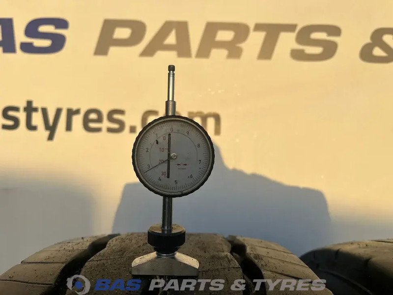 Goodyear Goodyear 13R22.5 OMNITRAC S 156/150 K M+S 3PMSF gebruikte set - Riepa - Kravas automašīna: foto 3 Goodyear Goodyear 13R22.5 OMNITRAC S 156/150 K M+S 3PMSF gebruikte set - Riepa - Kravas automašīna: foto 3