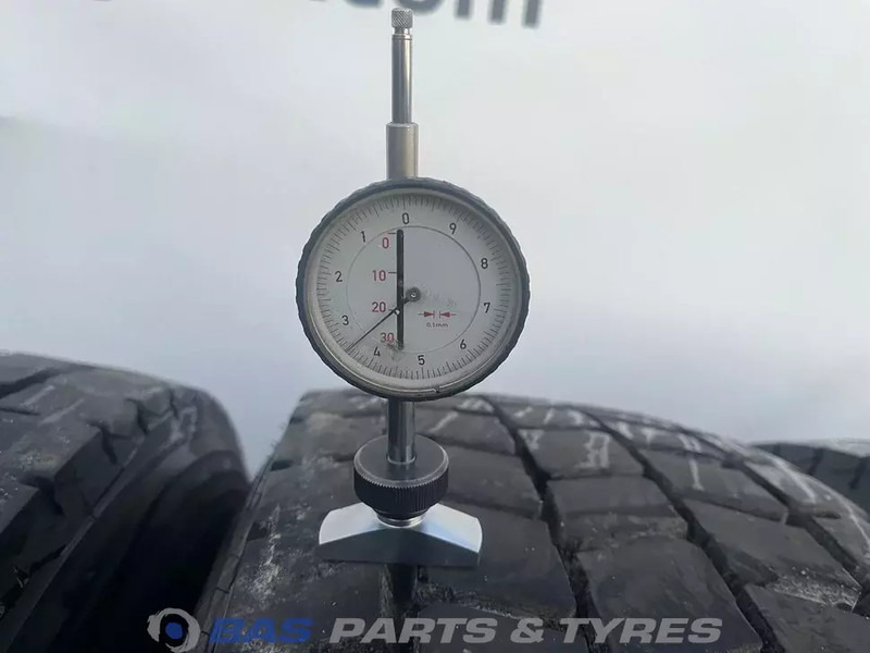 Kelly Kelly 315/70R22.5 KDM2 154/152 M+S 3PMSF gebruikte set - Riepa - Kravas automašīna: foto 3 Kelly Kelly 315/70R22.5 KDM2 154/152 M+S 3PMSF gebruikte set - Riepa - Kravas automašīna: foto 3