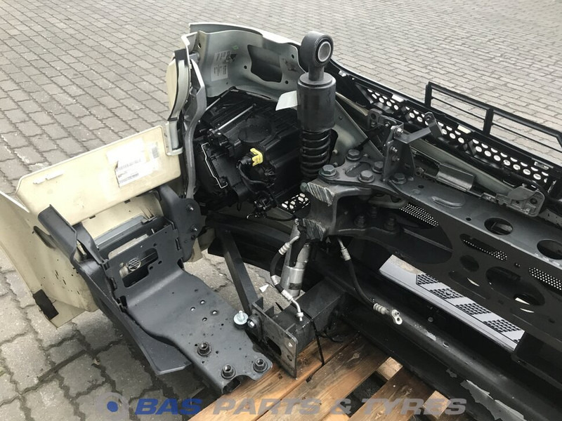 Mercedes-Benz Actros MP4 Bumper Mercedes A 960 310 23 22 - Buferis - Kravas automašīna: foto 4 Mercedes-Benz Actros MP4 Bumper Mercedes A 960 310 23 22 - Buferis - Kravas automašīna: foto 4