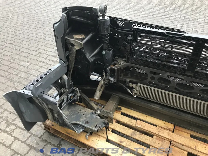 Mercedes-Benz Actros MP4 Bumper Mercedes A 960 310 23 22 - Buferis - Kravas automašīna: foto 4 Mercedes-Benz Actros MP4 Bumper Mercedes A 960 310 23 22 - Buferis - Kravas automašīna: foto 4