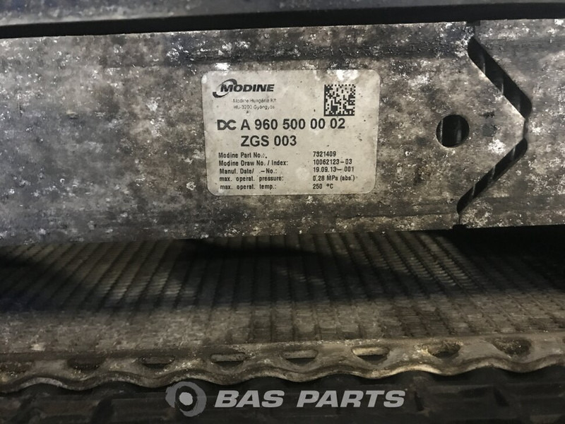 Mercedes-Benz Actros MP4 - Radiators - Kravas automašīna: foto 3 Mercedes-Benz Actros MP4 - Radiators - Kravas automašīna: foto 3
