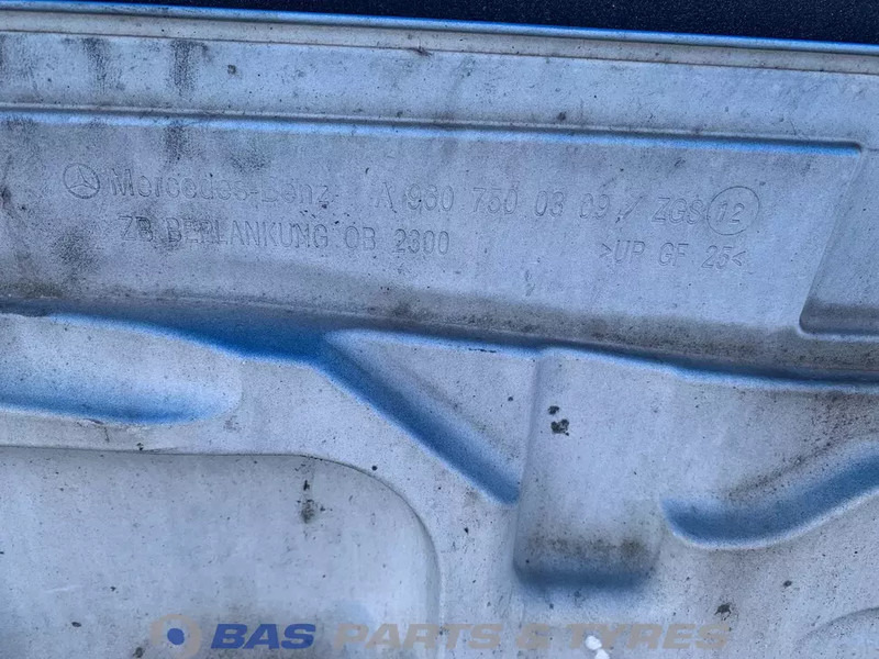 Mercedes-Benz Actros MP4 - Radiatora reste - Kravas automašīna: foto 3 Mercedes-Benz Actros MP4 - Radiatora reste - Kravas automašīna: foto 3