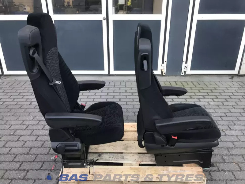 Mercedes-Benz Actros MP4 Stoelen set Mercedes A 960 910 75 01 - Sēdeklis - Kravas automašīna: foto 4 Mercedes-Benz Actros MP4 Stoelen set Mercedes A 960 910 75 01 - Sēdeklis - Kravas automašīna: foto 4