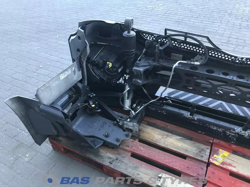 Mercedes-Benz Antos MP4 Bumper Mercedes A 960 310 23 22 - Buferis - Kravas automašīna: foto 4 Mercedes-Benz Antos MP4 Bumper Mercedes A 960 310 23 22 - Buferis - Kravas automašīna: foto 4