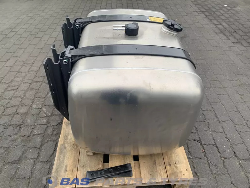 Mercedes-Benz Brandstoftank Mercedes 290 Liter A 960 470 00 04 - Degvielas tvertne - Kravas automašīna: foto 4 Mercedes-Benz Brandstoftank Mercedes 290 Liter A 960 470 00 04 - Degvielas tvertne - Kravas automašīna: foto 4