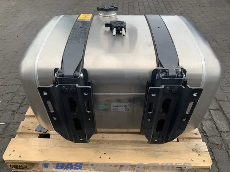 Mercedes-Benz Brandstoftank Mercedes 290 Liter A 960 470 00 04 - Degvielas tvertne - Kravas automašīna: foto 3 Mercedes-Benz Brandstoftank Mercedes 290 Liter A 960 470 00 04 - Degvielas tvertne - Kravas automašīna: foto 3