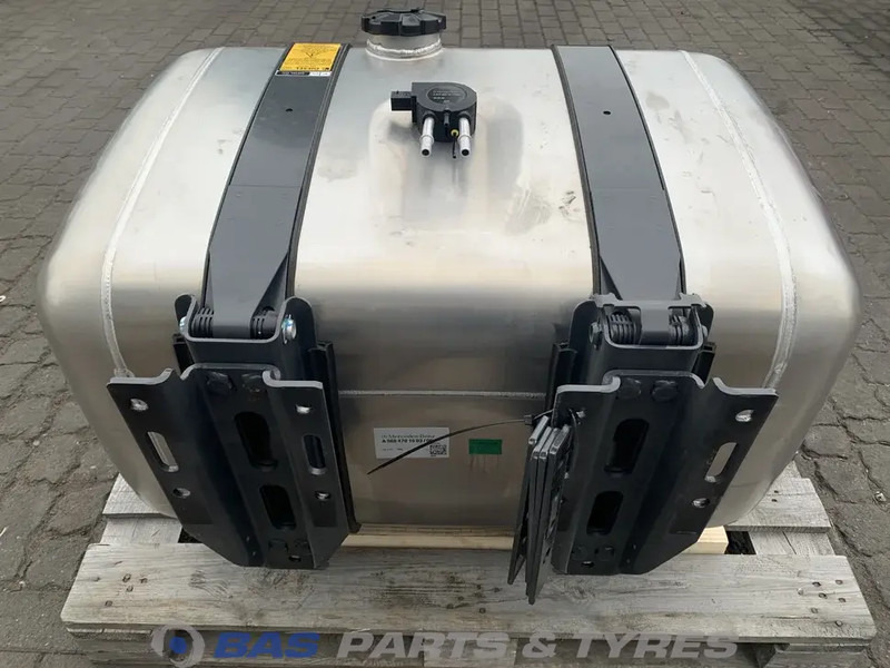 Mercedes-Benz Brandstoftank Mercedes 290 Liter A 960 470 00 04 - Degvielas tvertne - Kravas automašīna: foto 3 Mercedes-Benz Brandstoftank Mercedes 290 Liter A 960 470 00 04 - Degvielas tvertne - Kravas automašīna: foto 3