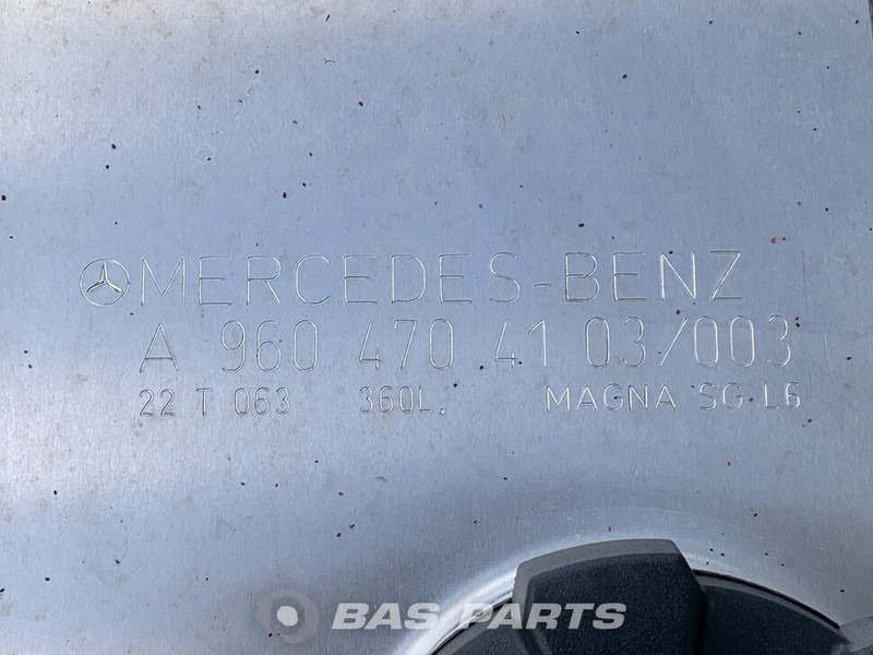 Mercedes-Benz Brandstoftank Mercedes 360 Liter A 960 470 51 04 - Degvielas tvertne - Kravas automašīna: foto 5 Mercedes-Benz Brandstoftank Mercedes 360 Liter A 960 470 51 04 - Degvielas tvertne - Kravas automašīna: foto 5