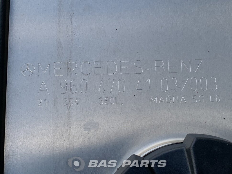 Mercedes-Benz Brandstoftank Mercedes 360 Liter A 960 470 51 04 - Degvielas tvertne - Kravas automašīna: foto 5 Mercedes-Benz Brandstoftank Mercedes 360 Liter A 960 470 51 04 - Degvielas tvertne - Kravas automašīna: foto 5