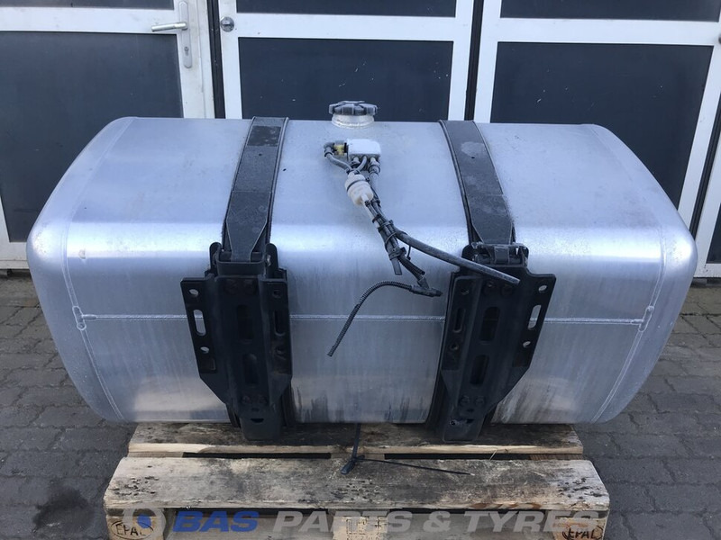 Mercedes-Benz Brandstoftank Mercedes 570 Liter A 960 475 27 03 - Degvielas tvertne - Kravas automašīna: foto 3 Mercedes-Benz Brandstoftank Mercedes 570 Liter A 960 475 27 03 - Degvielas tvertne - Kravas automašīna: foto 3
