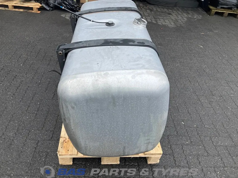 Mercedes-Benz Brandstoftank Mercedes 630 Liter A 960 470 39 03 - Degvielas tvertne - Kravas automašīna: foto 4 Mercedes-Benz Brandstoftank Mercedes 630 Liter A 960 470 39 03 - Degvielas tvertne - Kravas automašīna: foto 4