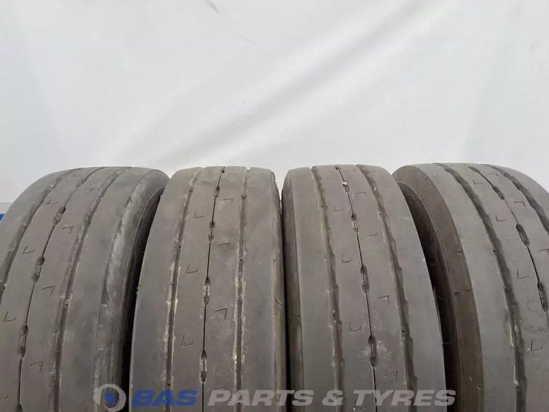 Michelin Michelin 205/65R17.5 X Multi T2 132/130 J M+S 3PMSF gebruikte set - Riepa - Kravas automašīna: foto 2 Michelin Michelin 205/65R17.5 X Multi T2 132/130 J M+S 3PMSF gebruikte set - Riepa - Kravas automašīna: foto 2
