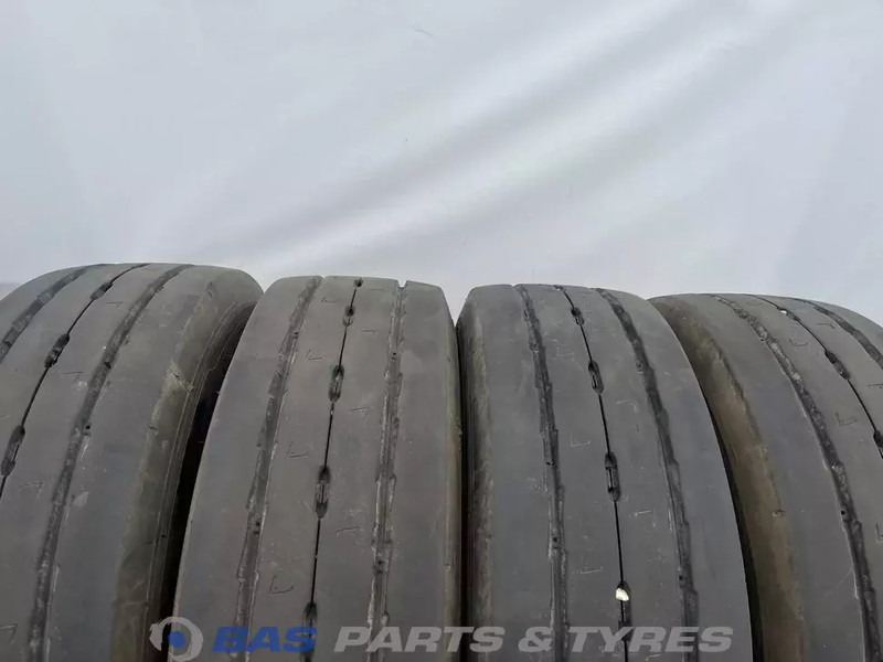 Michelin Michelin 205/65R17.5 X Multi T2 132/130 J M+S 3PMSF gebruikte set - Riepa - Kravas automašīna: foto 2 Michelin Michelin 205/65R17.5 X Multi T2 132/130 J M+S 3PMSF gebruikte set - Riepa - Kravas automašīna: foto 2