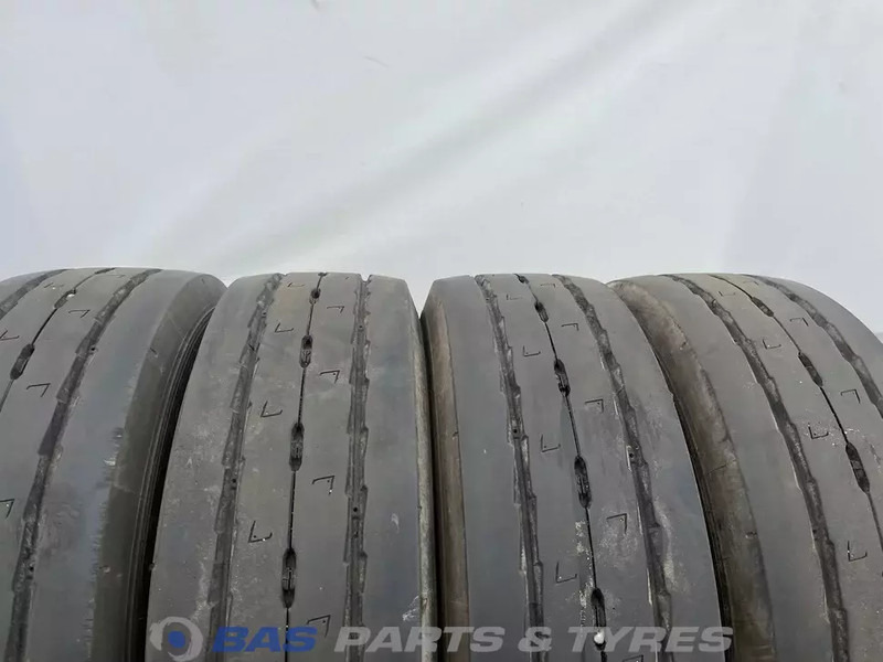 Michelin Michelin 205/65R17.5 X Multi T2 132/130 J M+S 3PMSF gebruikte set - Riepa - Kravas automašīna: foto 2 Michelin Michelin 205/65R17.5 X Multi T2 132/130 J M+S 3PMSF gebruikte set - Riepa - Kravas automašīna: foto 2