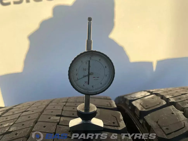 Michelin Michelin 315/60R22.5 X Line Energy D 152/148 M+S 3PMSF gebruikte set - Riepa - Kravas automašīna: foto 3 Michelin Michelin 315/60R22.5 X Line Energy D 152/148 M+S 3PMSF gebruikte set - Riepa - Kravas automašīna: foto 3