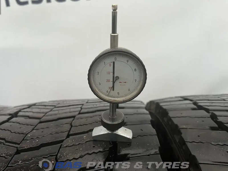 Michelin Michelin 315/70R22.5 X MULTI D 154/150 M+S 3PMSF gebruikte set - Riepa - Kravas automašīna: foto 3 Michelin Michelin 315/70R22.5 X MULTI D 154/150 M+S 3PMSF gebruikte set - Riepa - Kravas automašīna: foto 3