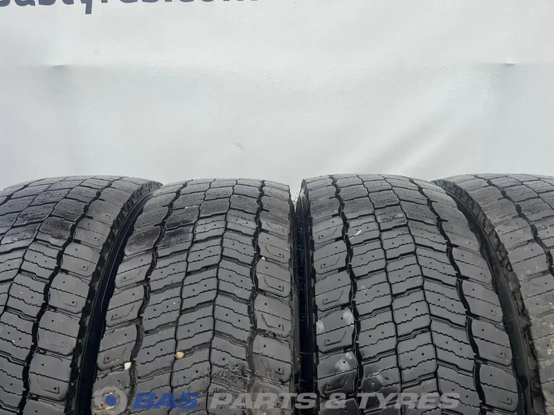 Michelin Remix Michelin Remix 295/60R22.5 X Multi D 150/147 M+S 3PMSF gebruikte set - Riepa - Kravas automašīna: foto 2 Michelin Remix Michelin Remix 295/60R22.5 X Multi D 150/147 M+S 3PMSF gebruikte set - Riepa - Kravas automašīna: foto 2