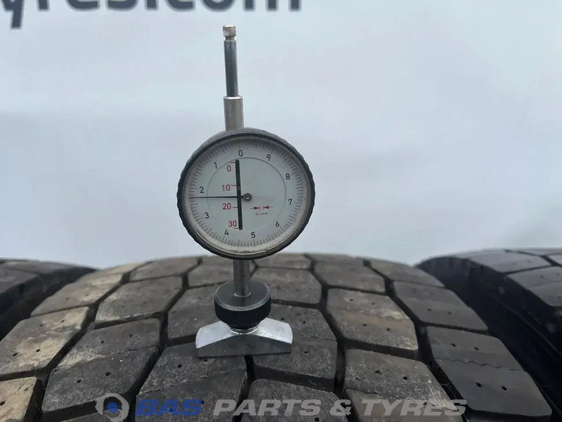 Michelin Remix Michelin Remix 315/70R22.5 X Multi D 154/150 M+S 3PMSF gebruikte set - Riepa - Kravas automašīna: foto 3 Michelin Remix Michelin Remix 315/70R22.5 X Multi D 154/150 M+S 3PMSF gebruikte set - Riepa - Kravas automašīna: foto 3