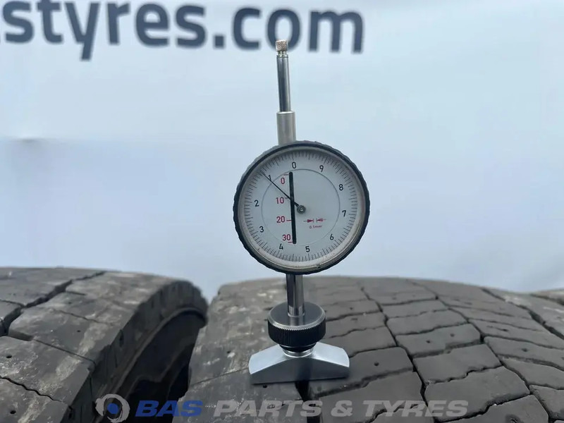 Michelin Remix Michelin Remix 315/80R22.5 X Multi D 156/150 M+S 3PMSF gebruikte set - Riepa - Kravas automašīna: foto 3 Michelin Remix Michelin Remix 315/80R22.5 X Multi D 156/150 M+S 3PMSF gebruikte set - Riepa - Kravas automašīna: foto 3