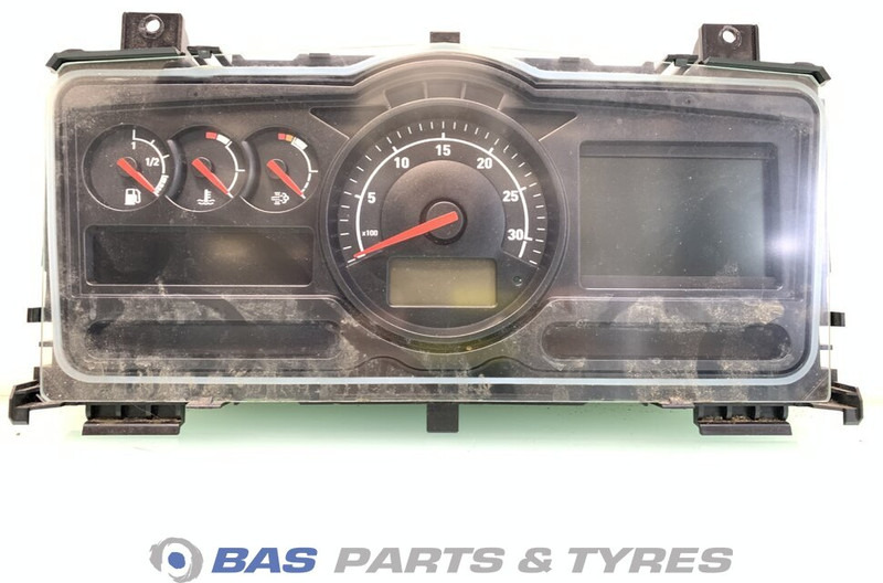Renault D-Serie - Mērinstrumentu panelis - Kravas automašīna: foto 1 Renault D-Serie - Mērinstrumentu panelis - Kravas automašīna: foto 1