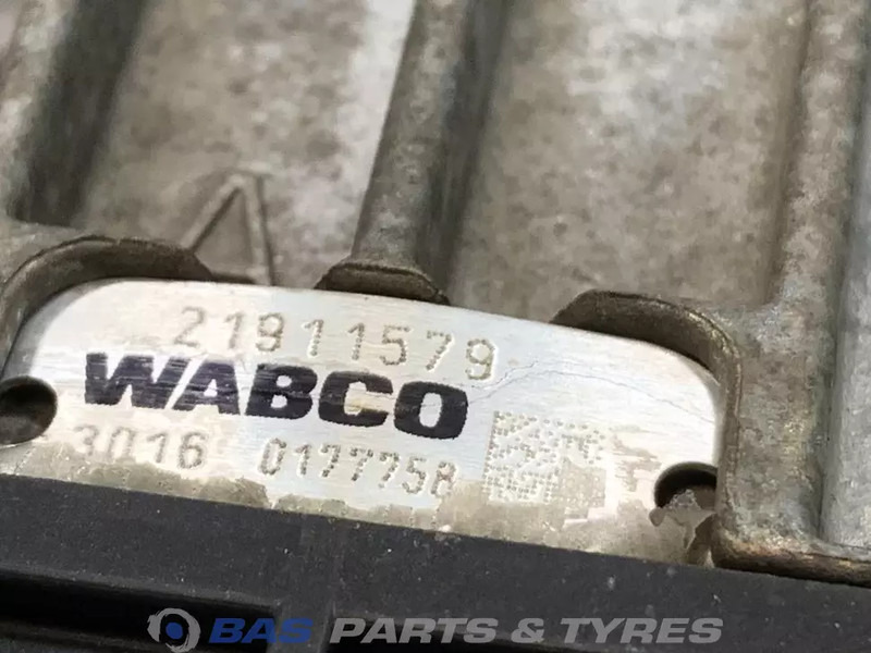 Renault D-Serie Versnellingsbakdeksel Renault 7424213321 - Pārnesumkārba - Kravas automašīna: foto 4 Renault D-Serie Versnellingsbakdeksel Renault 7424213321 - Pārnesumkārba - Kravas automašīna: foto 4