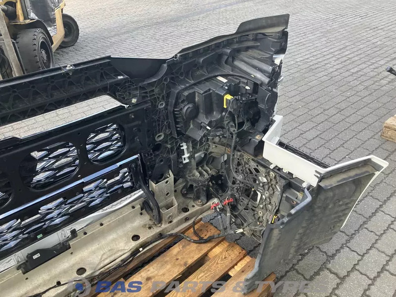 Renault T-Serie Evolution Bumper Renault 7423645386 - Buferis - Kravas automašīna: foto 4 Renault T-Serie Evolution Bumper Renault 7423645386 - Buferis - Kravas automašīna: foto 4