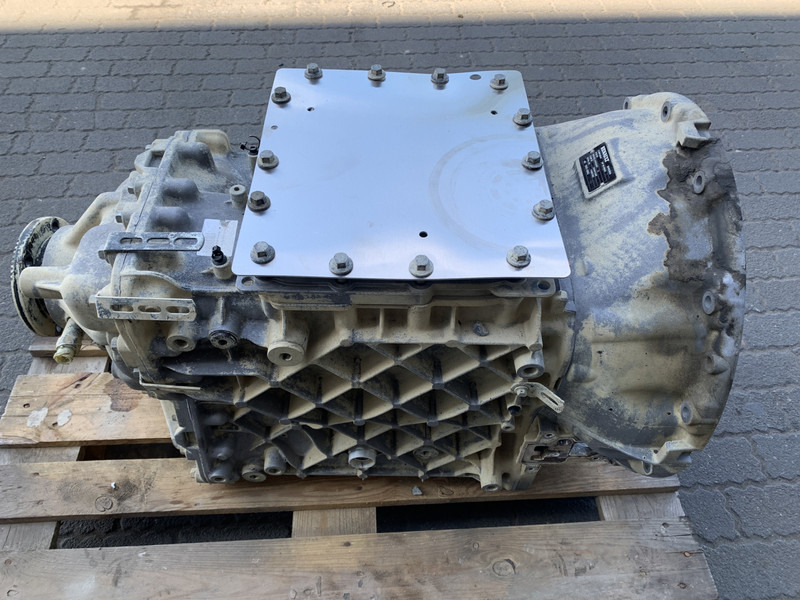 Renault T-Serie - Pārnesumkārba - Kravas automašīna: foto 3 Renault T-Serie - Pārnesumkārba - Kravas automašīna: foto 3