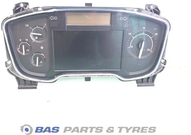 Renault T-Serie - Mērinstrumentu panelis - Kravas automašīna: foto 1 Renault T-Serie - Mērinstrumentu panelis - Kravas automašīna: foto 1