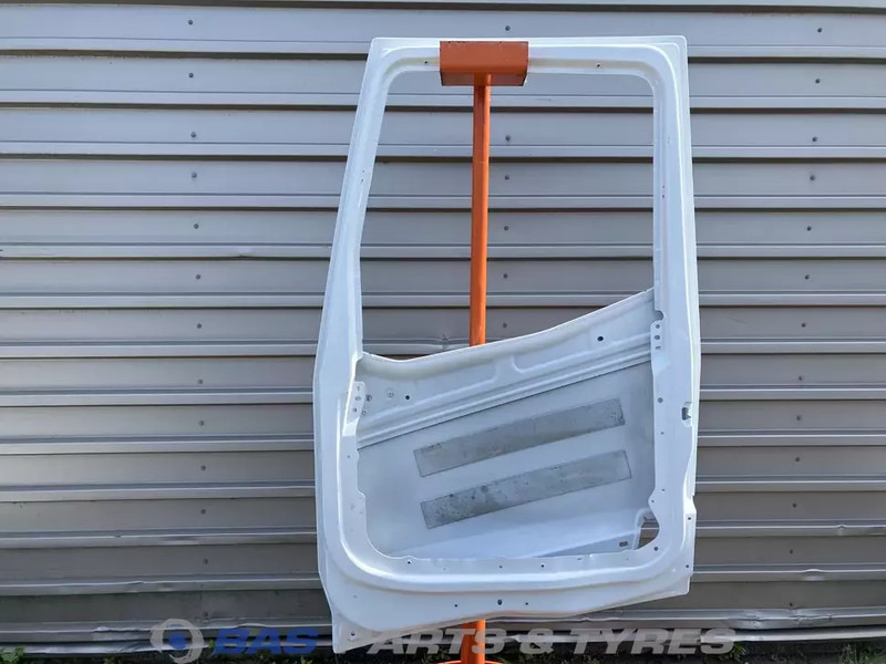 Renault T-Serie Portier Rechts Renault 7482702818 - Durvis un rezerves daļas - Kravas automašīna: foto 2 Renault T-Serie Portier Rechts Renault 7482702818 - Durvis un rezerves daļas - Kravas automašīna: foto 2