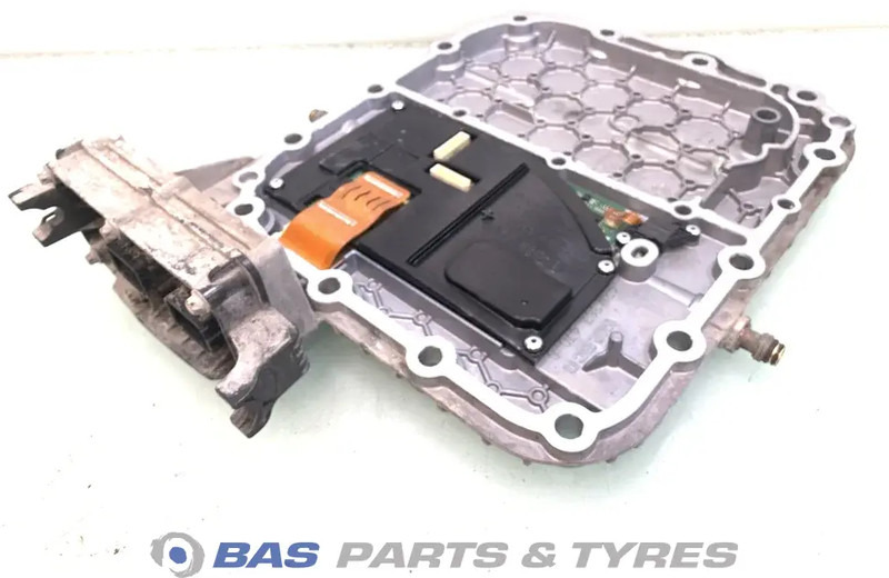 Renault T-Serie Versnellingsbakdeksel Renault 7424213321 - Pārnesumkārba - Kravas automašīna: foto 2 Renault T-Serie Versnellingsbakdeksel Renault 7424213321 - Pārnesumkārba - Kravas automašīna: foto 2