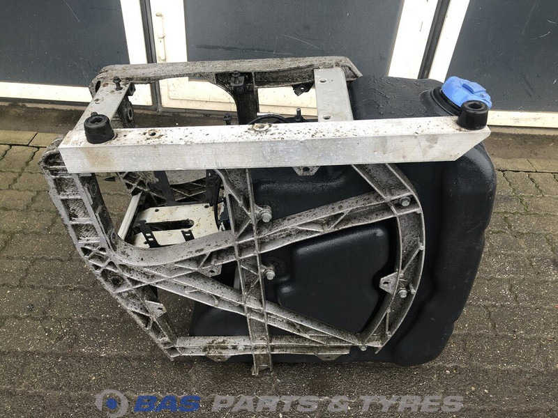 Volvo Volvo AdBlue tank 21219301 - Rezerves daļa - Kravas automašīna: foto 4 Volvo Volvo AdBlue tank 21219301 - Rezerves daļa - Kravas automašīna: foto 4